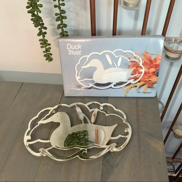 Vtg Oneida Wm. A. Rogers Silver Duck Trivet - Picture 1 of 5
